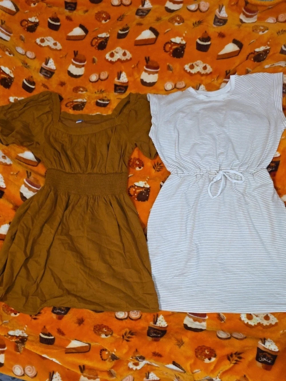 Bundle Of 2 Dresses - Old Navy Mini Dress Set Brown & White Size Small